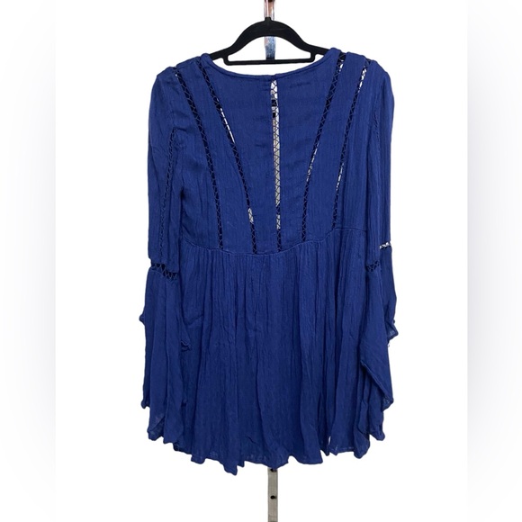 Free people solid blue flowy boho tunic blouse with cutouts oversized X-small - Picture 2 of 2
